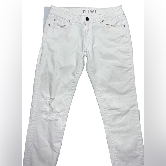 DL1961 Straight Leg Distressed White Jeans Size 26 Women’s Denim - Picture 1 of 8